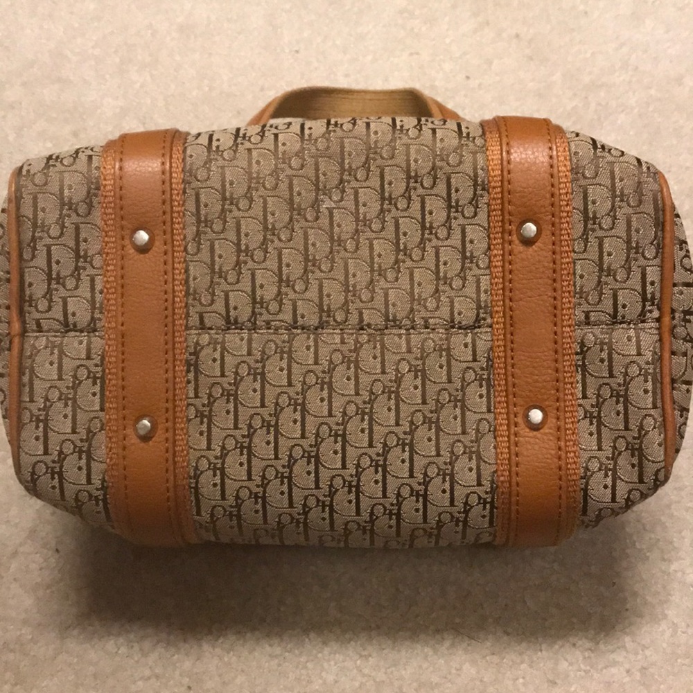 Extra photos of purse